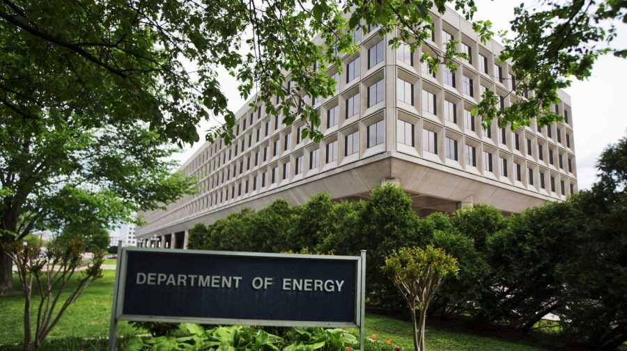 The Ministry of Energy considers its unnecessary 40% of its employees as a result of layoffs on looms
