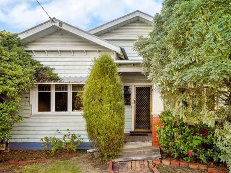 Coburg: A family over seventy years later, dilapidated homes sell for nearly $1 million