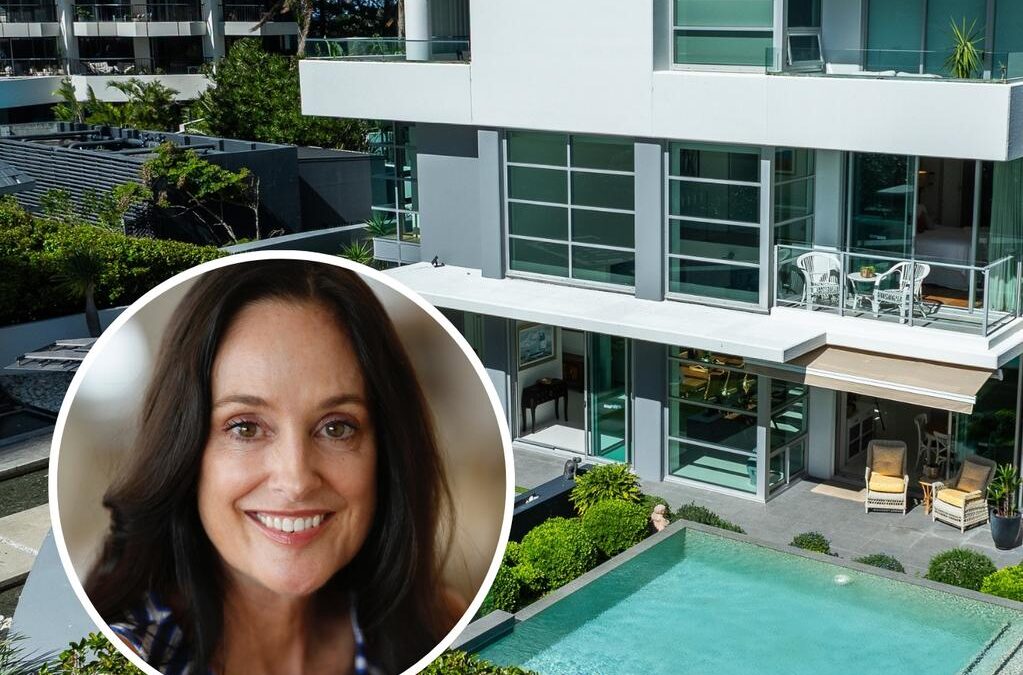 Crime novelist Loraine Peck sells luxury beach houses