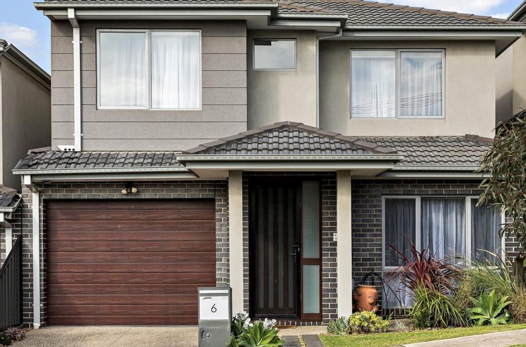 First-time home buyers fight for $640K Glenroy townhouse