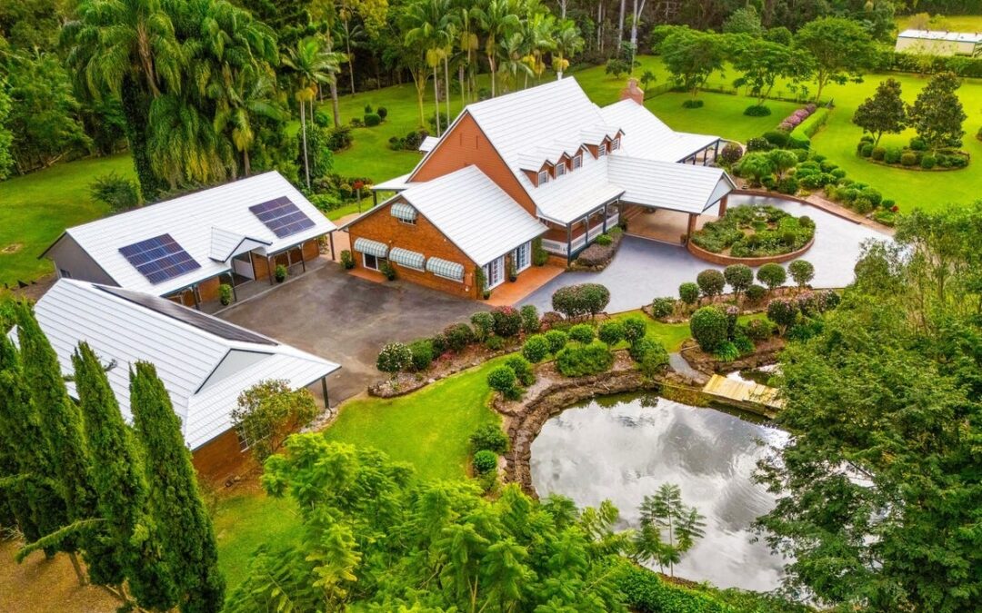 Suitable for King: Big Country Resort with two homes for sale