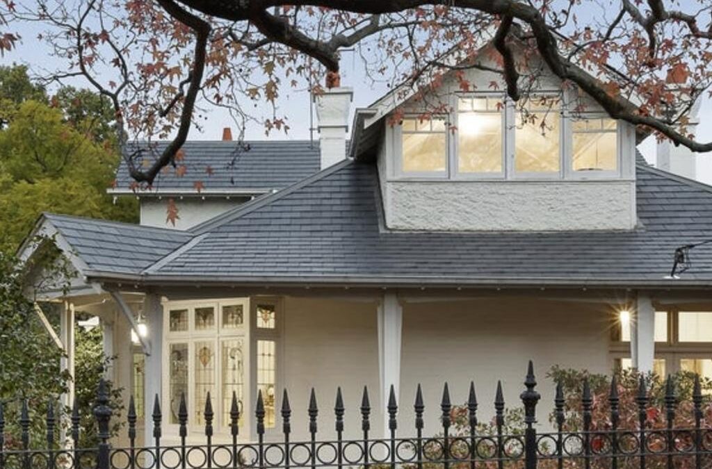 Rare Glen Iris Sales Top Weekend Auction Results