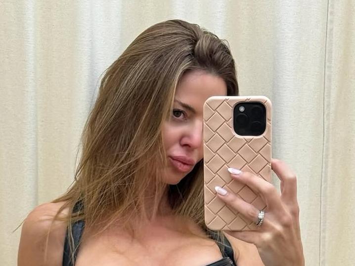 Nude model’s money trouble exposure