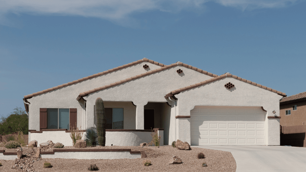 Who pays real estate fees in Arizona?