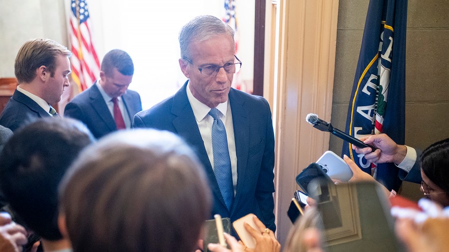 Senate Republicans raise “nuclear choice” to end democratic candidate lockdown
